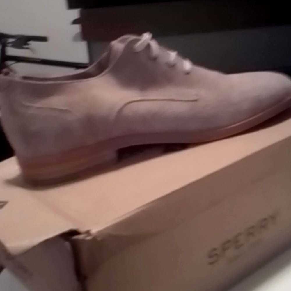Sperry 8 cream